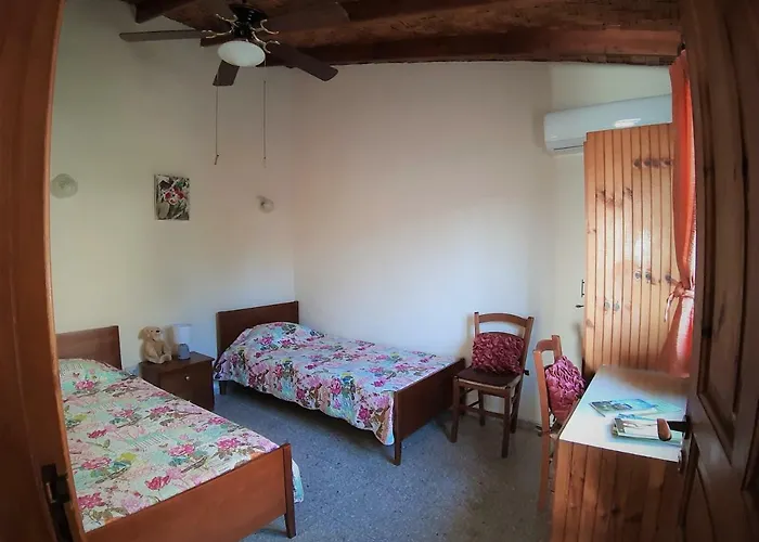 Prázdninový dům Arodafni House. Unique Views And Amazing Sunsets. *