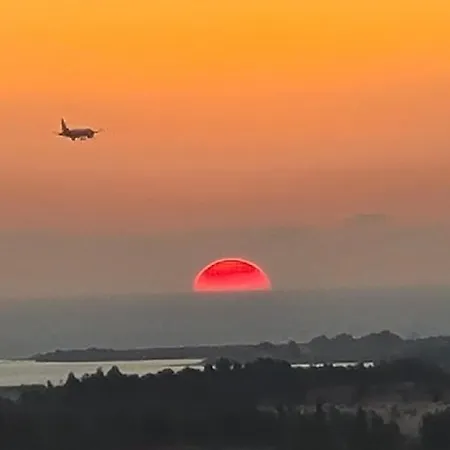 בית נופש Arodafni House. Unique Views And Amazing Sunsets. *