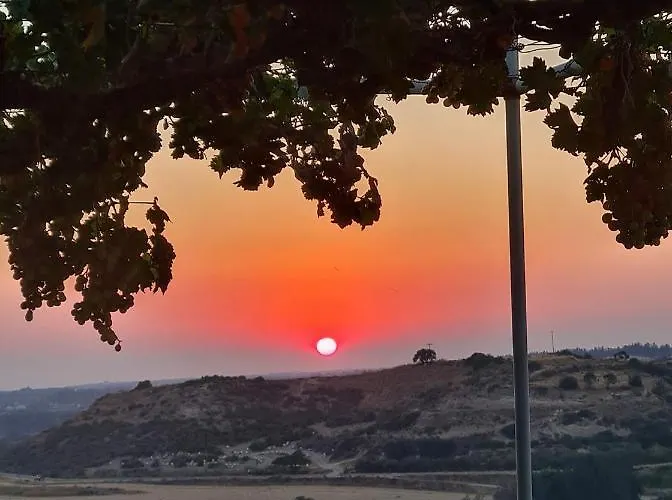 Prázdninový dům Arodafni House. Unique Views And Amazing Sunsets. *