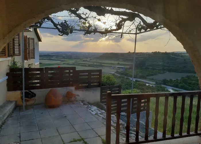 Prázdninový dům Arodafni House. Unique Views And Amazing Sunsets.